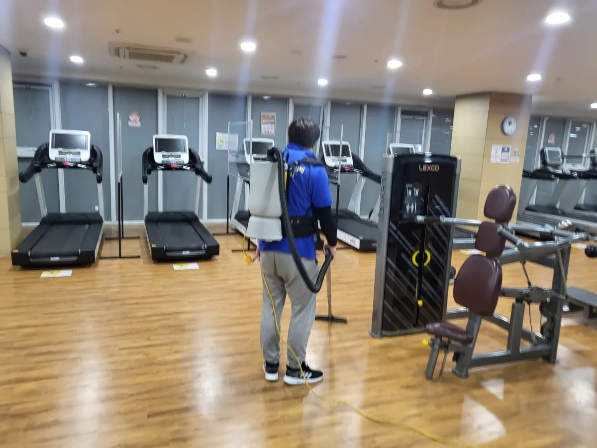 칠곡군 동명면 헬스장 샤워실 장비 주변 정밀 위생청소 사례 - 행진크린