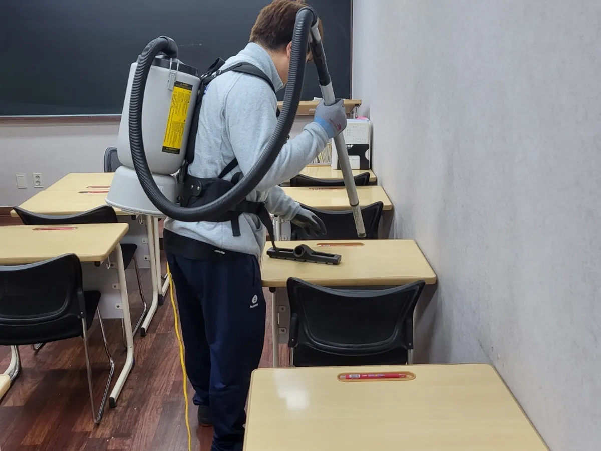 청도군 운문면 학원 좌석·책상 진공 바닥 위생청소 사례 - 행진크린